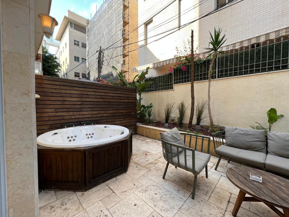 Beer Garden Hotel Tel Aviv Exterior photo