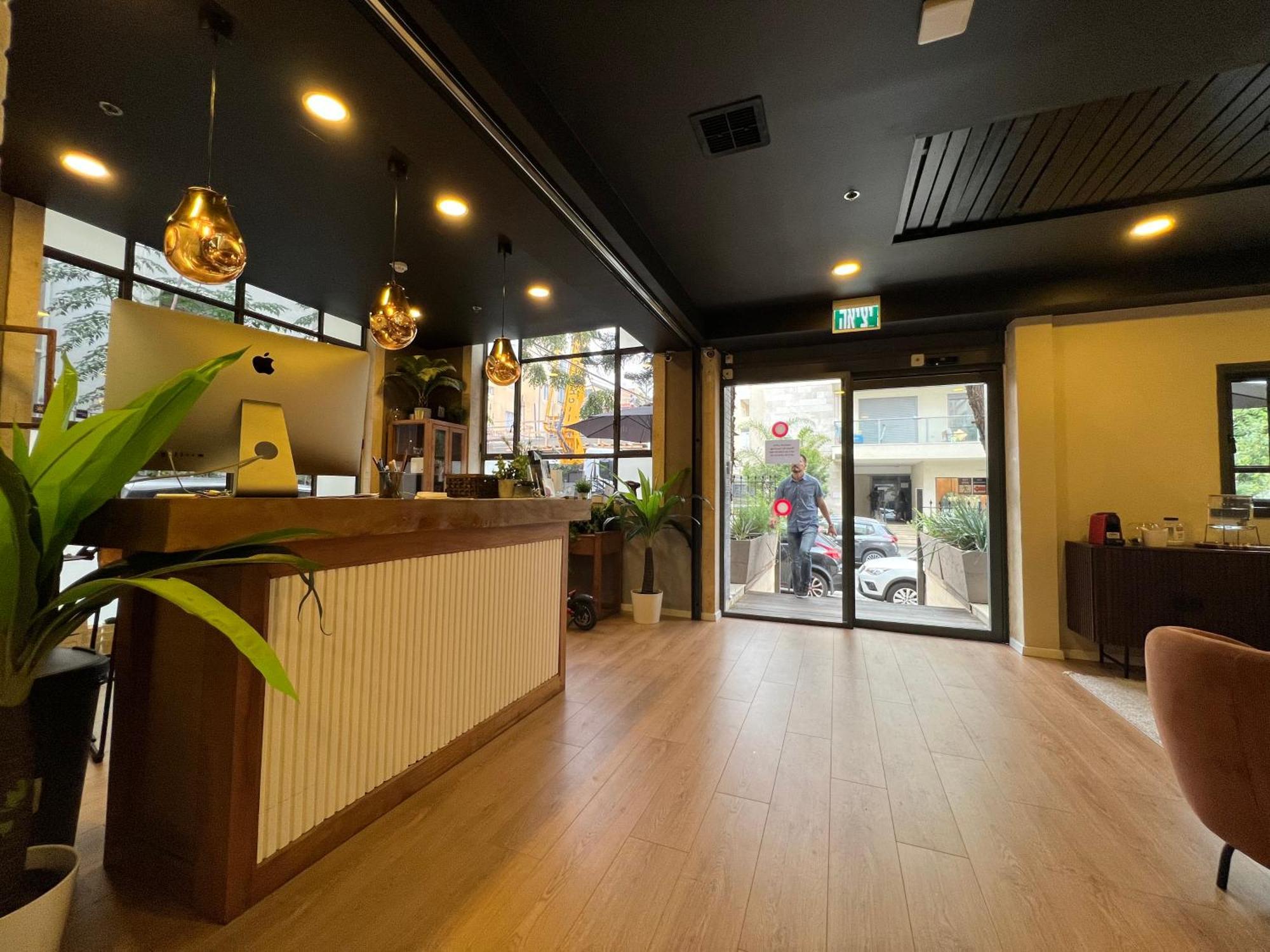 Beer Garden Hotel Tel Aviv Exterior photo