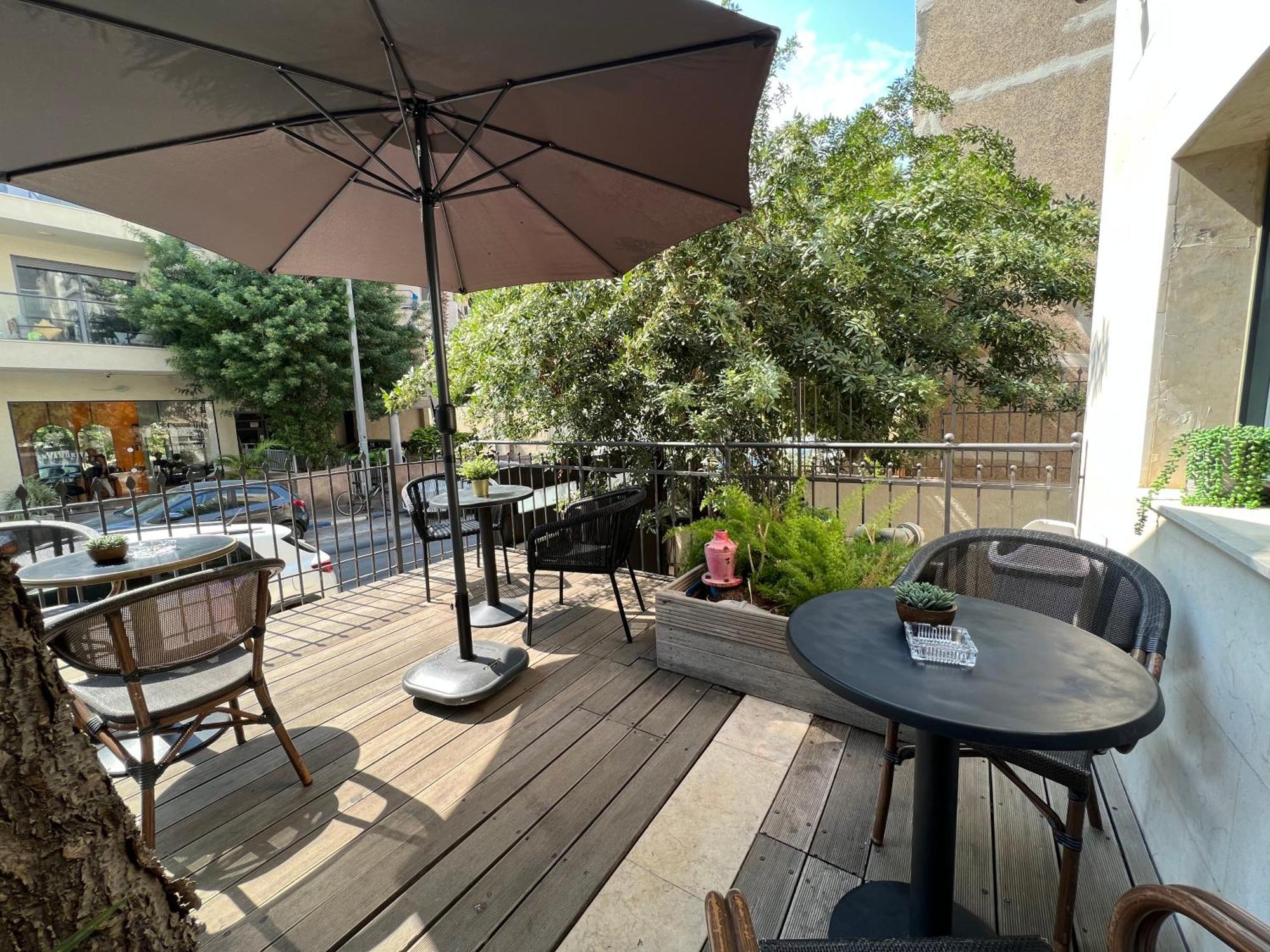 Beer Garden Hotel Tel Aviv Exterior photo